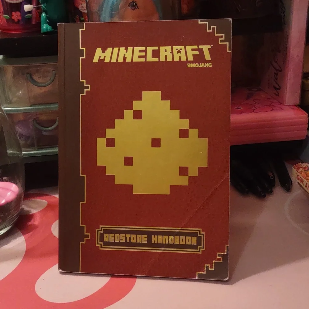 Minecraft Redstone Handbook by - Brown and Yellow